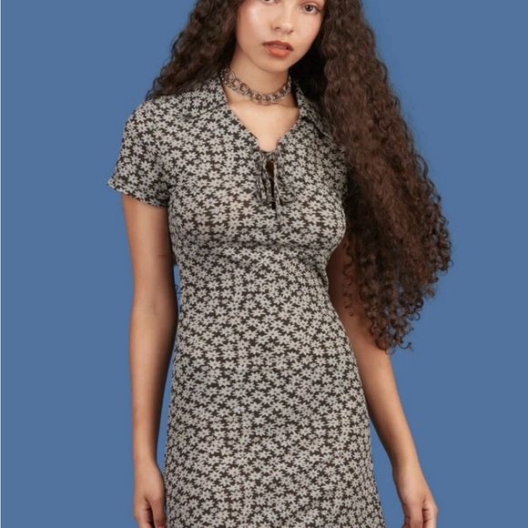 UNIF Women’s Corin Black Gray Floral Short Sleeve Lace Up Stretchy Mini Dress M - Picture 10 of 12